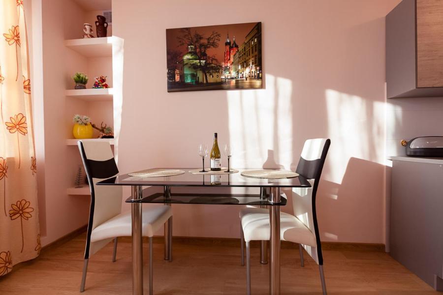 Piast Apartament Krakau Buitenkant foto